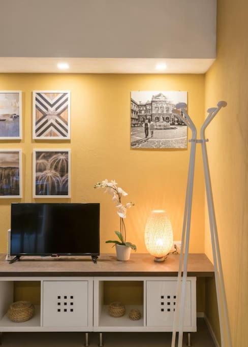 Le Pennellate Short Lets Apartment Катания Екстериор снимка